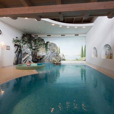 Dolomites Wellness Hotel Savoy La Villa  Exteriör bild