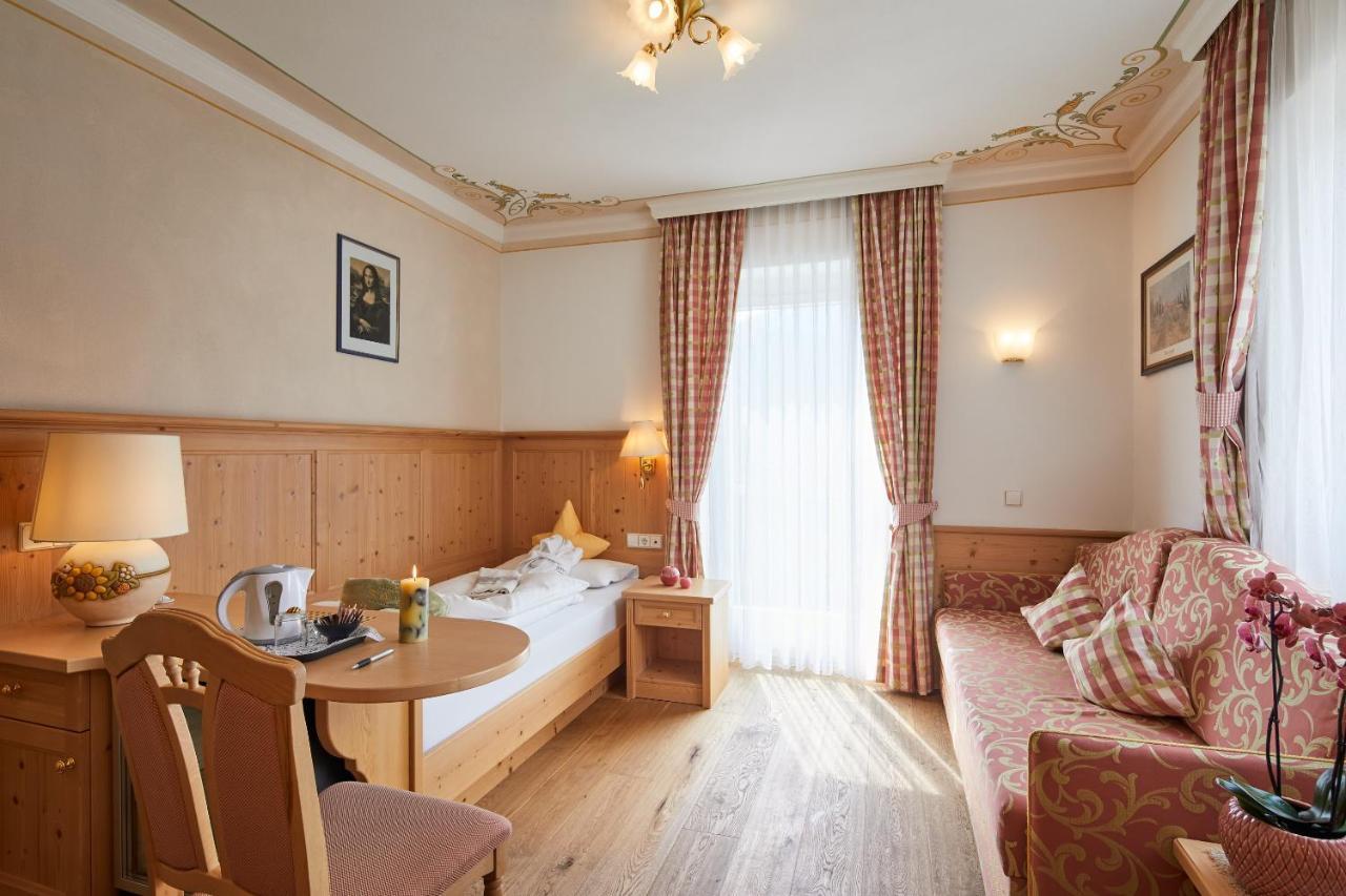 Dolomites Wellness Hotel Savoy La Villa  Exteriör bild
