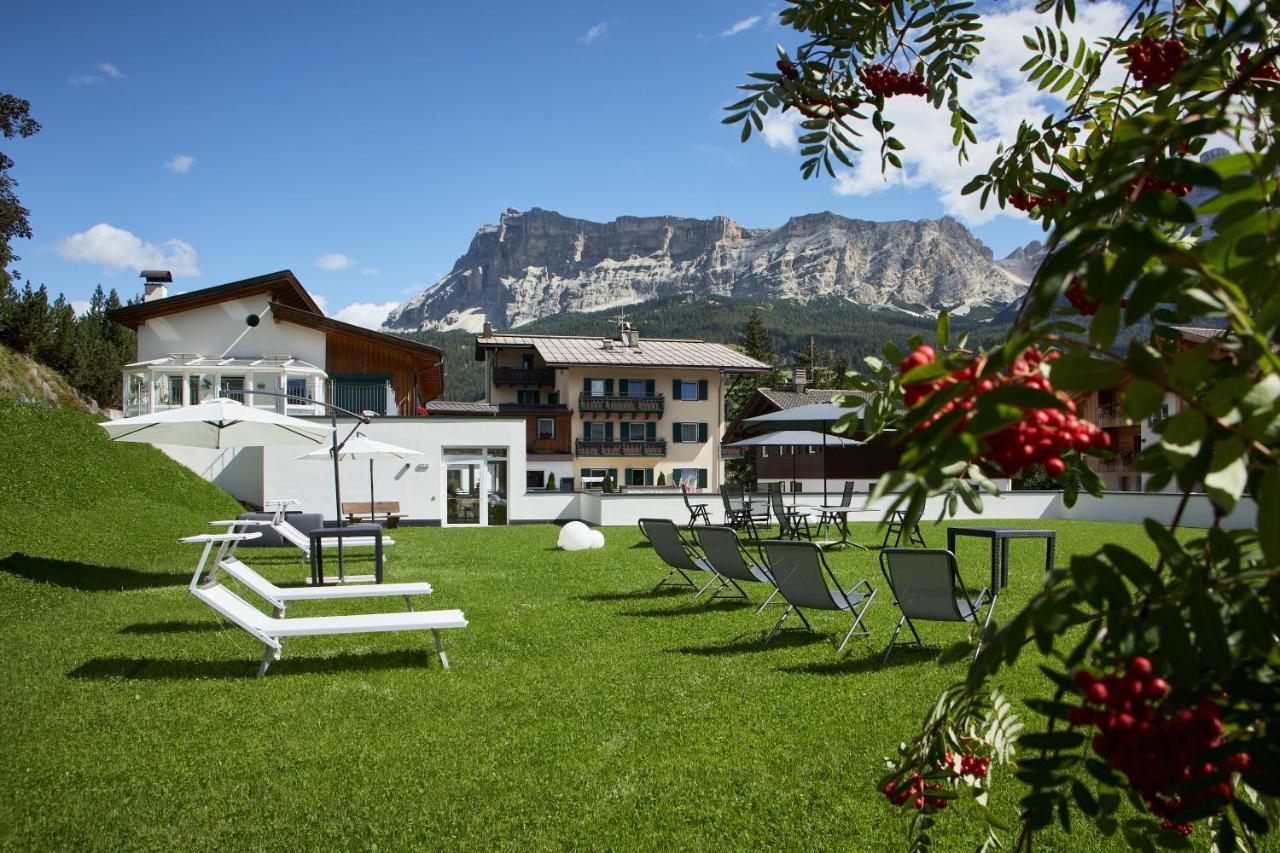 Dolomites Wellness Hotel Savoy La Villa  Exteriör bild