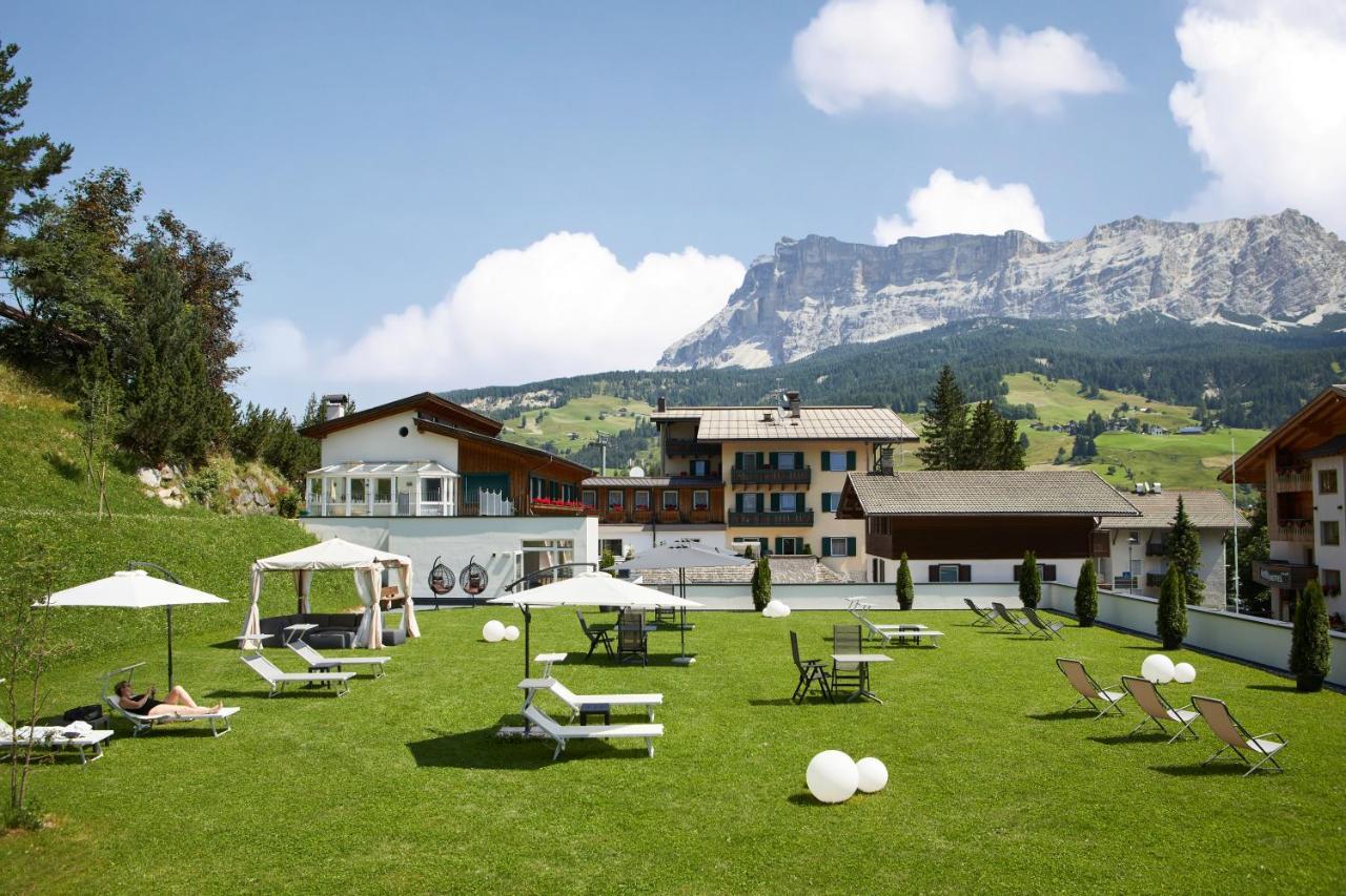 Dolomites Wellness Hotel Savoy La Villa  Exteriör bild