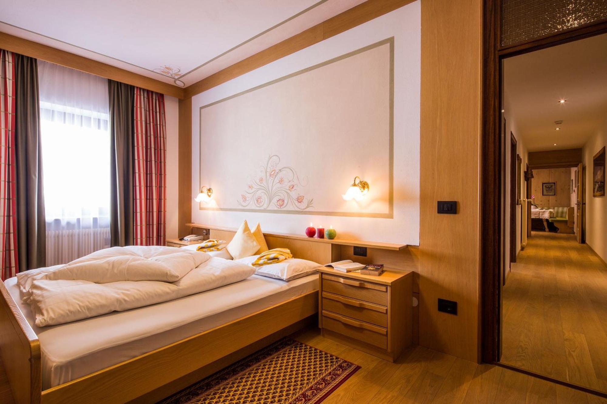 Dolomites Wellness Hotel Savoy La Villa  Exteriör bild