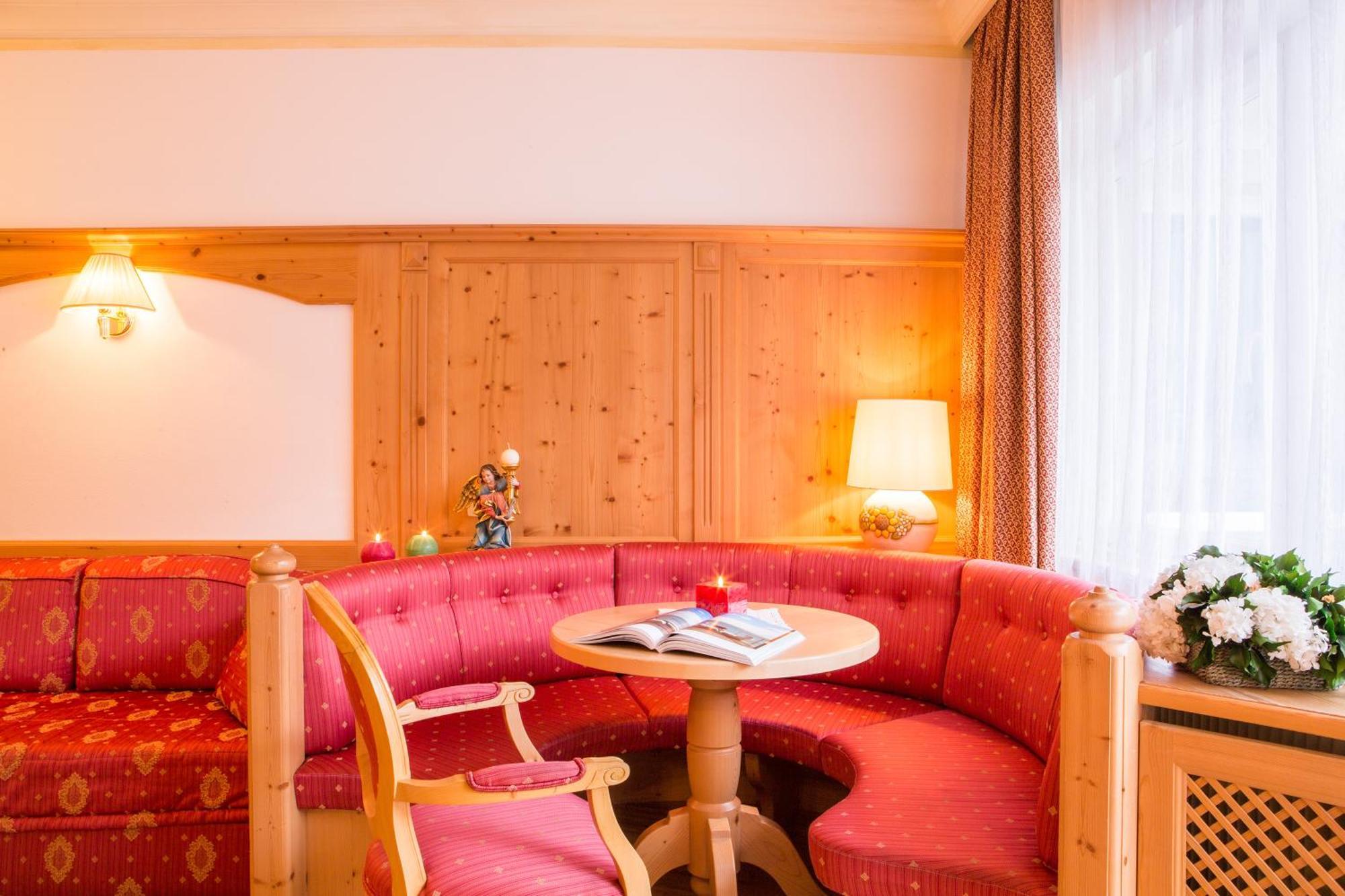 Dolomites Wellness Hotel Savoy La Villa  Exteriör bild
