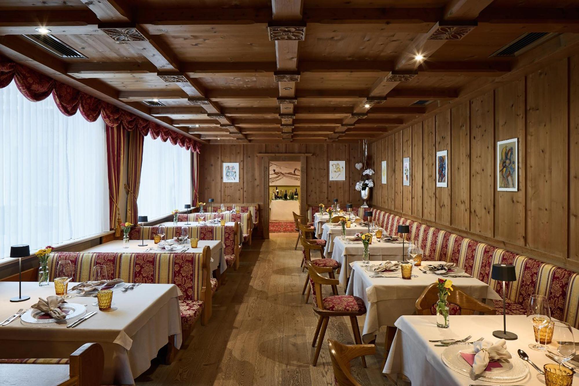 Dolomites Wellness Hotel Savoy La Villa  Exteriör bild