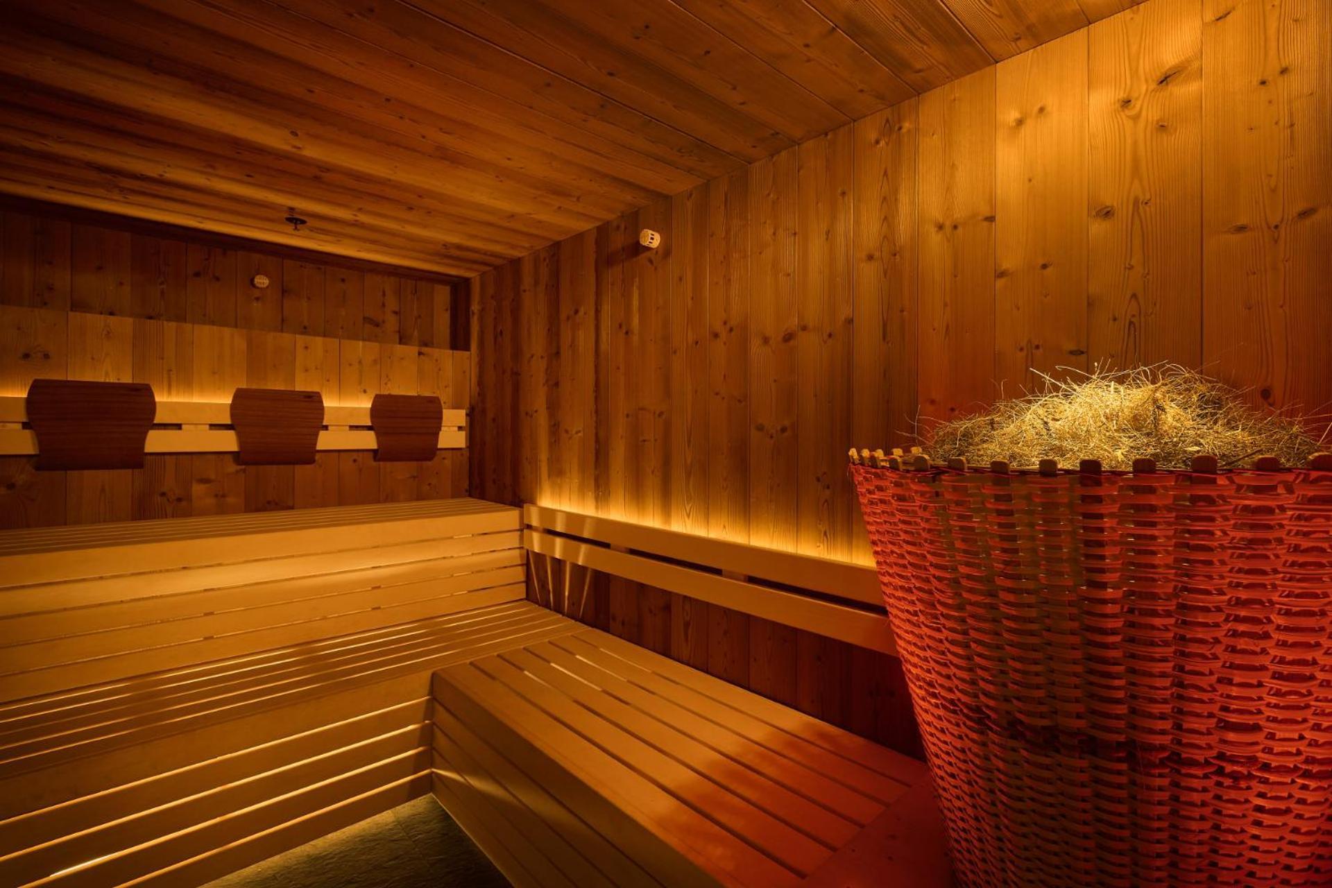 Dolomites Wellness Hotel Savoy La Villa  Exteriör bild