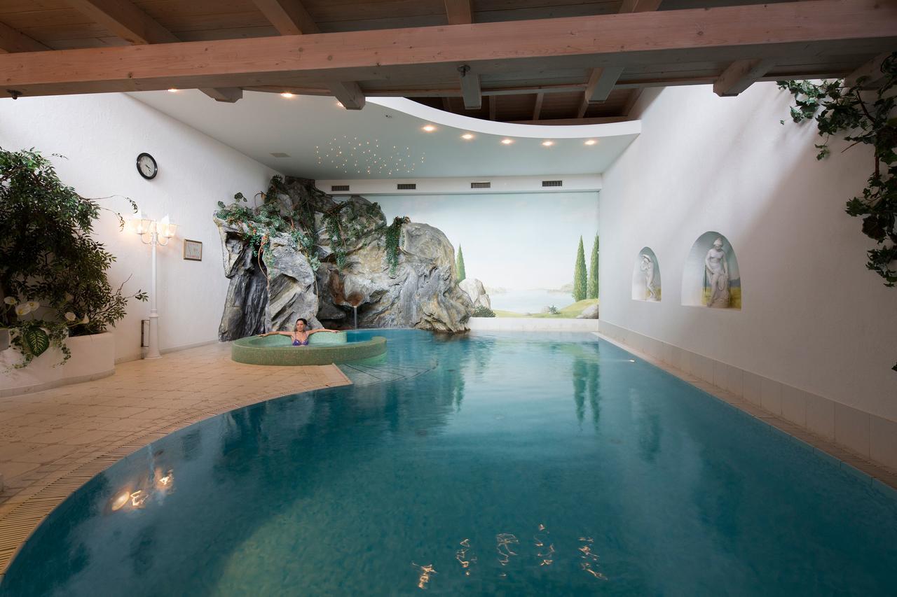 Dolomites Wellness Hotel Savoy La Villa  Exteriör bild